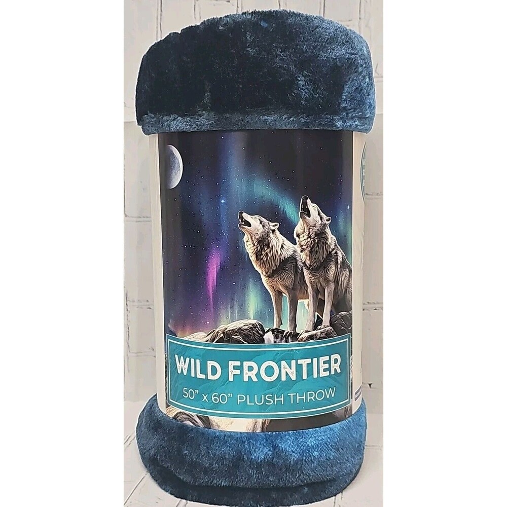 WILD FRONTIER WILDERNESS WOLF PACK PLUSH THROW 50" X 60" Soft Polyester